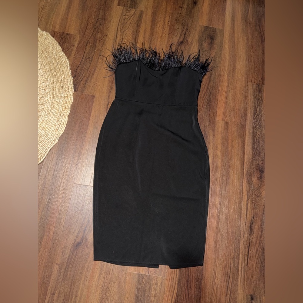 Nwt Lpa
Aurora Dress Black ostrich feather revolve L formal party evening $240 - Picture 3 of 7